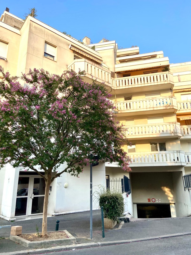 Façade de l'immeuble de L'Atelier Silhouette, 9 rue Jules Gourie, Thiais